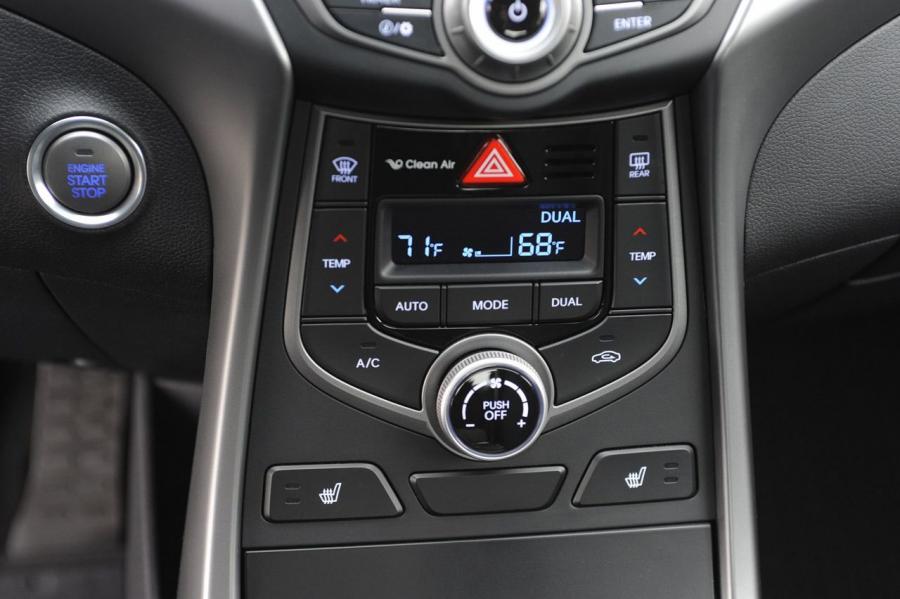  Hyundai Elantra 2014 года  (фото 26 из 39)